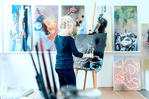 I atelieret hos billedkunstner Therese Myran