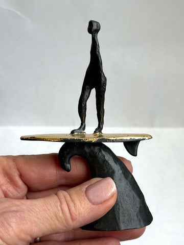Surfer (S110)