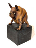 Liten hund på sokkel (OM24)