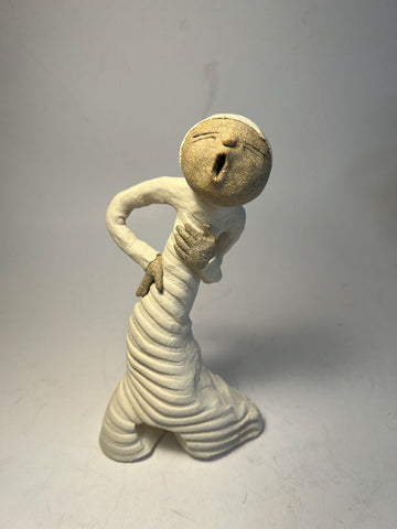 Sangdame i keramikk av Maria Øverbye