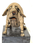Liten hund på sokkel (OM20)