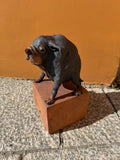 Liten hund på sokkel (OM99) - Neo Galleri - Kunst på nett og galleri i Gamle Stavanger