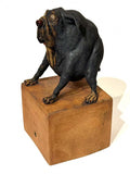Liten hund på sokkel (OM23)