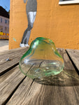 Grønn m/ansikt vase (V05)