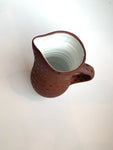 Mugge - Brun m/prikker 17 cm - Neo Galleri - Et kunstgalleri i Gamle Stavanger